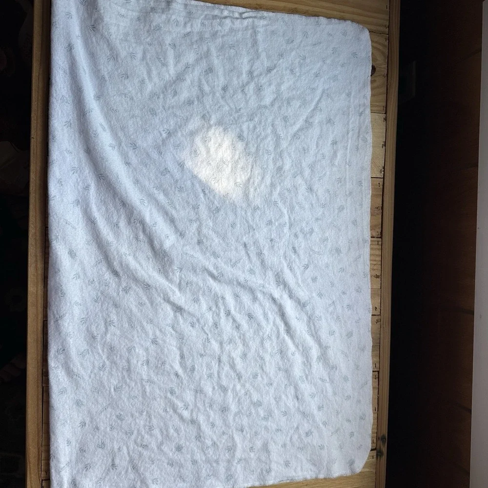 Carter's Baby Receiving Blanket White Blue Fern Leaf Floral 100% Cotton 37 X 27